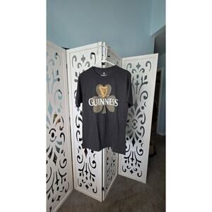 Guinness Shamrock Logo T Shirt Medium Gray St Patricks Graphic Tee nwot